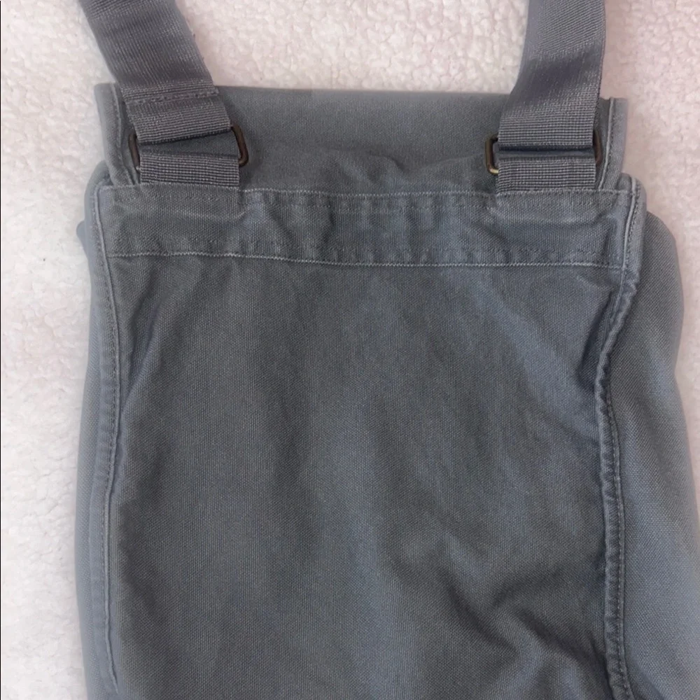 Stylish Gray Messenger Bag with Graphic Design